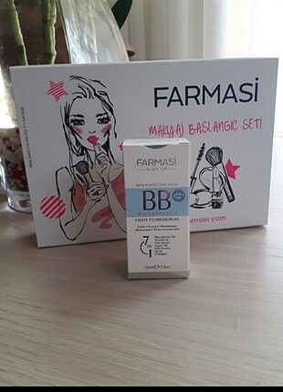 Farmasi bb krem light tonu