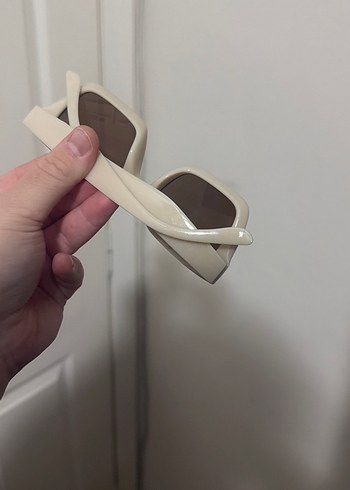 Beyaz Kadın Güneş Gözlüğü - Görsel 2