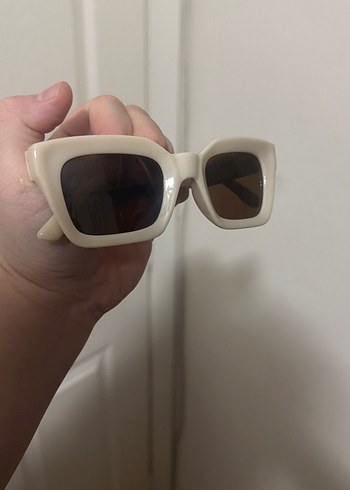 Beyaz Kadın Güneş Gözlüğü - Görsel 3
