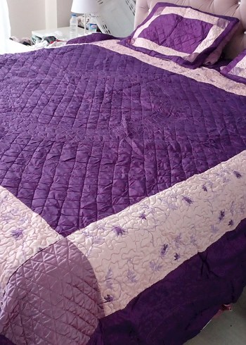 İşlemeli Parlak Mor Yatak Örtüsü - Görsel 2