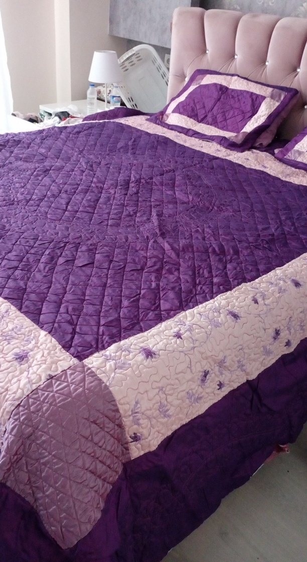 İşlemeli Parlak Mor Yatak Örtüsü - Görsel 2