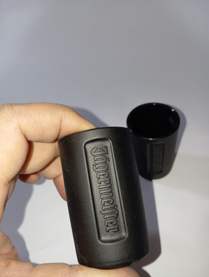 Jägermeister Siyah 2 Shot Bardağı ve boş kutu. sıfır bardaklar - Görsel 3