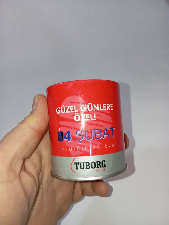 Tuborg sevgililer günü mumu.
Teneke kutu içinde 
Çok az kullanıl - Görsel 3