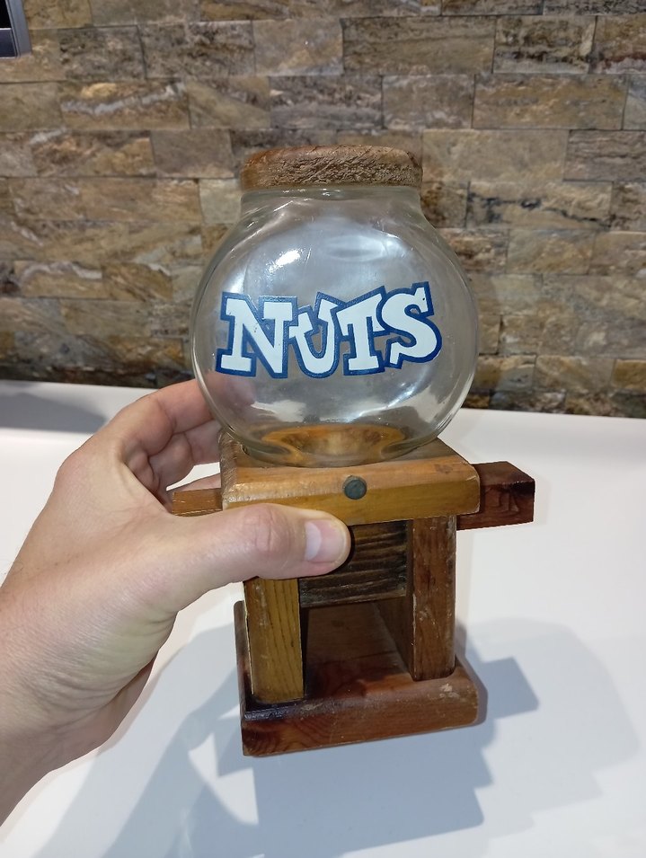 Made in USA 
1970 lerden fındık çerez dispanseri 
Masif ahşap. - Görsel 4