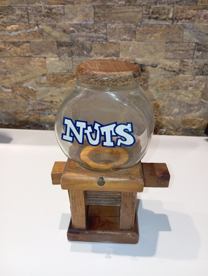 Made in USA 
1970 lerden fındık çerez dispanseri 
Masif ahşap. - Görsel 2