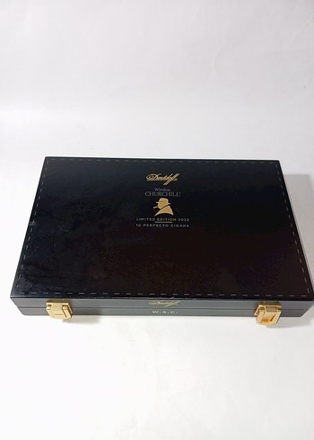 Diğer Davidoff Winston Churchill Siyah Ahsap Puro Kutusu İci Bos