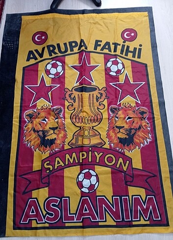 Galatasaray GS Spor bayrak. çok iyi durumda.140x90 cm haliyle ko