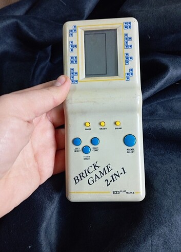 Diğer 1980 lerden Tetris oyunu el atarisi