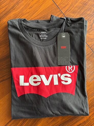 Levis tişört