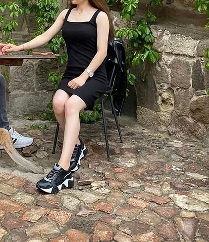 Siyah triko elbise
