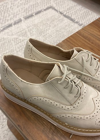 Kadın Beyaz Bağcıklı Süet Dolgu Topuk Ayakkabı - Görsel 2