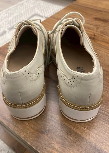 Kadın Beyaz Bağcıklı Süet Dolgu Topuk Ayakkabı - Görsel 4