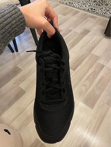 44 Beden UNDER ARMOUR erkek spor ayakkabı 44. 5 numara