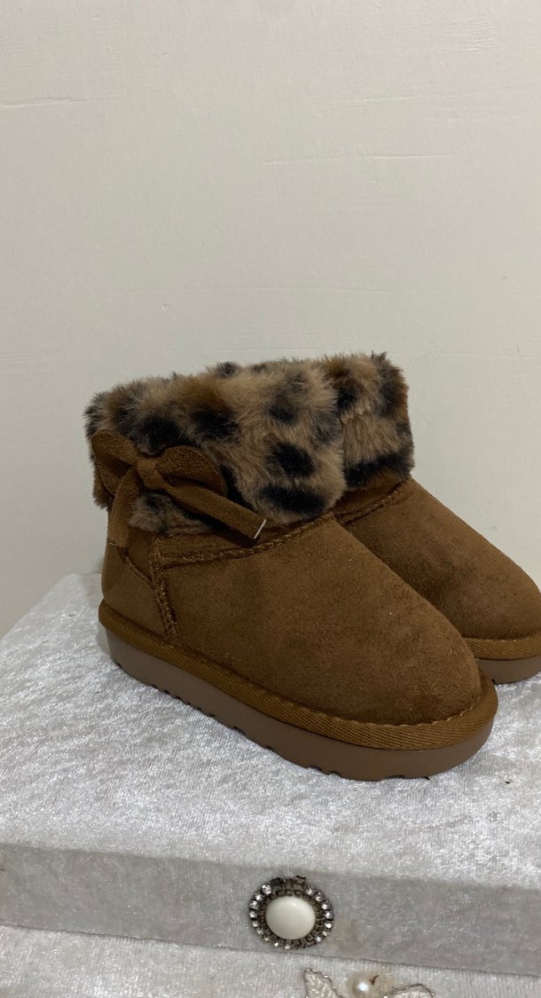 Kız Çocuk Leopar Desenli Kürklü Süet Bot - Görsel 2