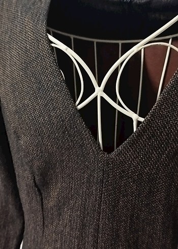 Düğmeli Kahverengi Ofis Kıyafeti - Görsel 5