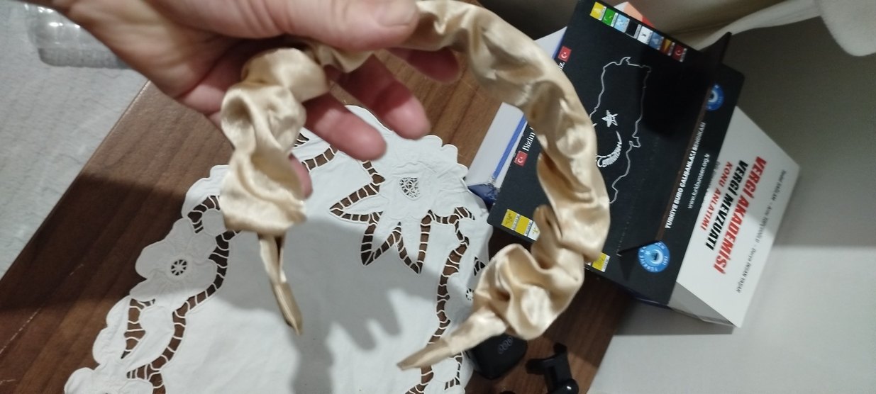 Bej Parlak Fırfırlı Kadın Saç Bandı - Görsel 3