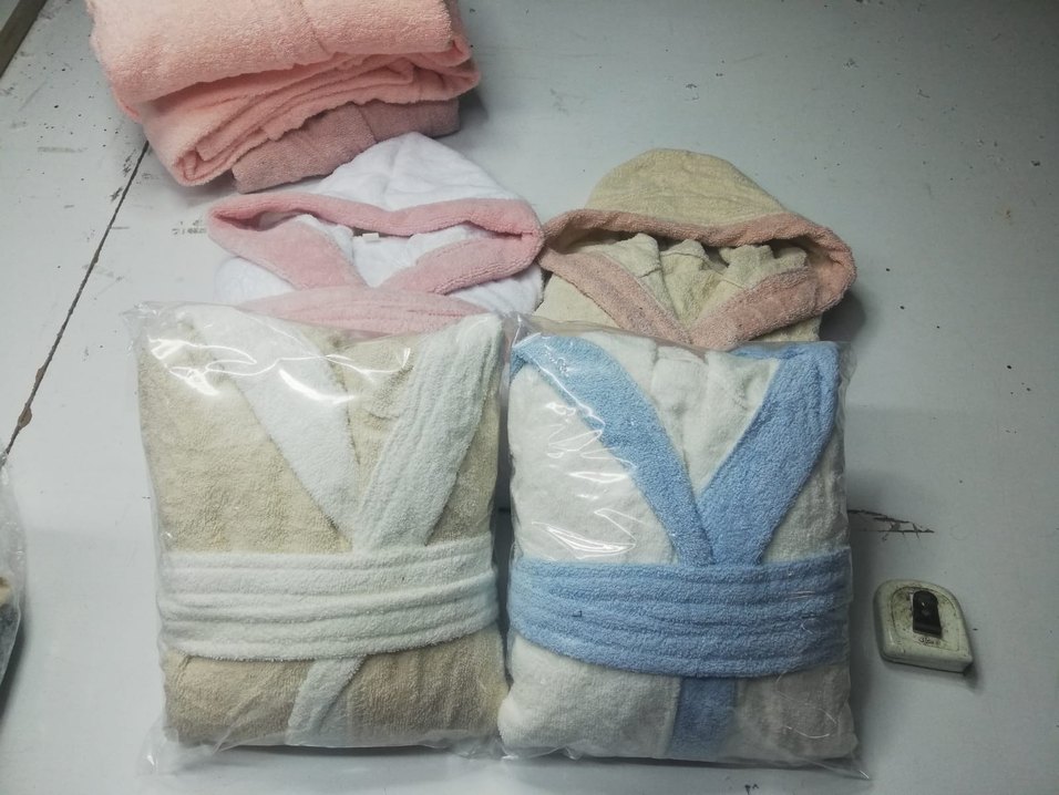 Kalıteli yüksek emicili bornoz 11 yaş - Görsel 3