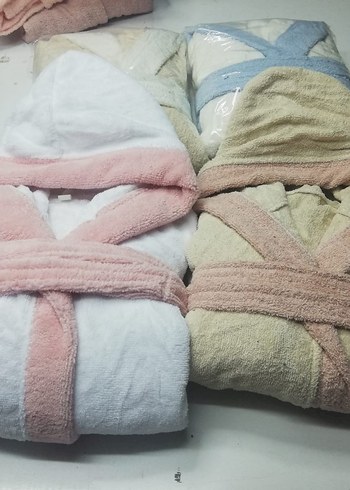 Kalıteli yüksek emicili bornoz 11 yaş - Görsel 2