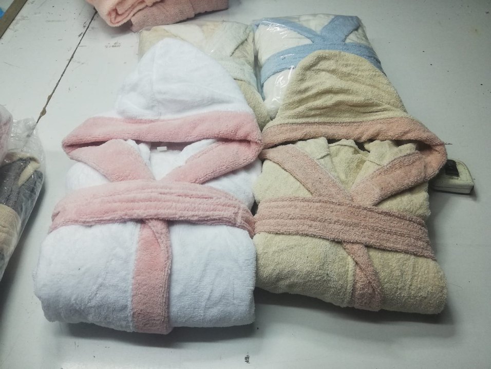 Kalıteli yüksek emicili bornoz 11 yaş - Görsel 2