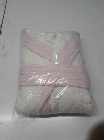 13-14 Yaş Beden pembe Renk Kaliteli yüksek emicili bornoz en 49 cm boy kapsondan 120cm gibi