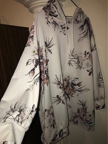 Sweetshirt