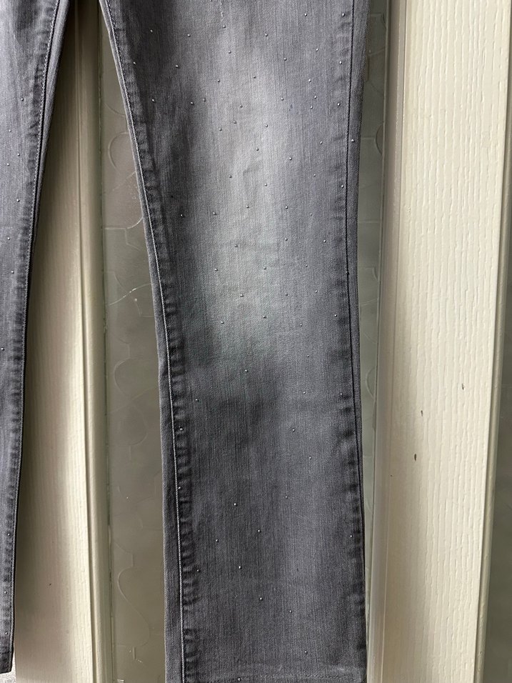 Açık Gri taşlı Yıkamalı Dar Kesim Jean — görsel 3/4