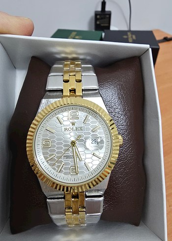 Klasik Altın Renk Erkek Kol Saati - Görsel 3