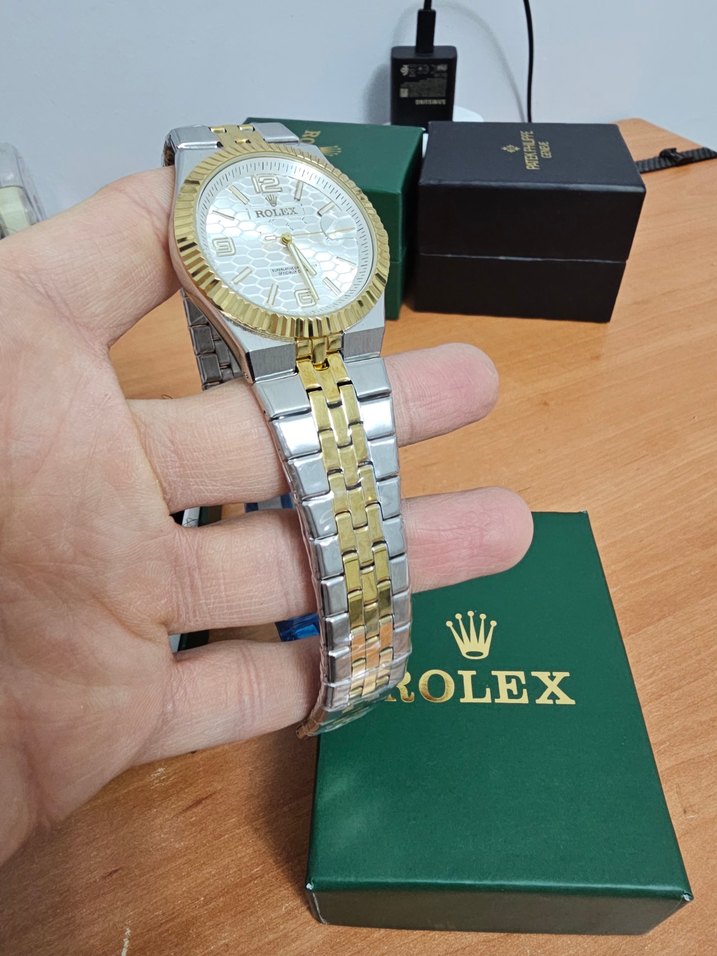 Klasik Altın Renk Erkek Kol Saati - Görsel 4