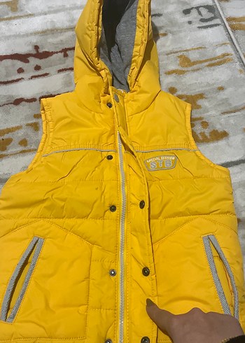 Sarı Kapüşonlu Erkek Çocuk Yelek - Görsel 3