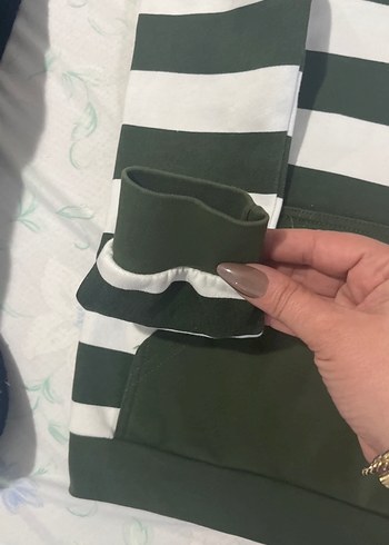 Erkek Çocuk Yeşil Çizgili Sweatshirt - Görsel 2