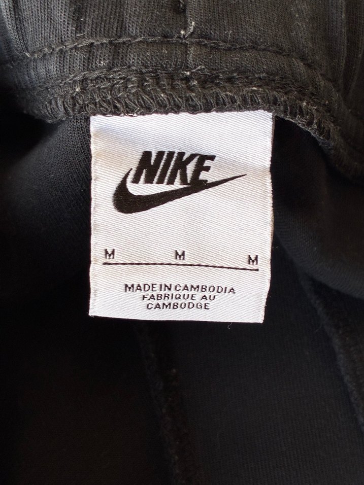 Nike Tech Fleece Graphic Joggers - Görsel 4