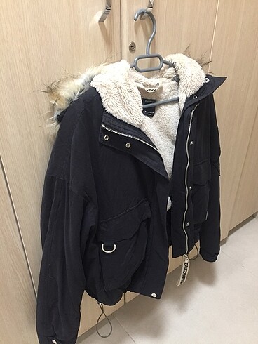 Bershka kürklü mont