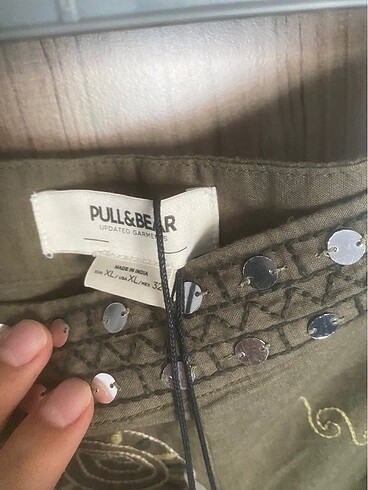 Pull and Bear Pull and bear etiketli haki yazlık pantolon