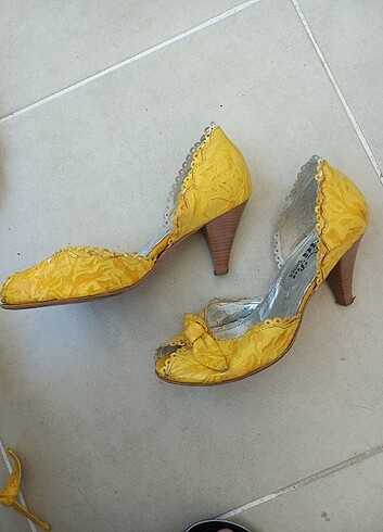 Diğer Sarı topuklu ayakkabı