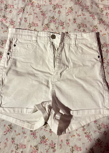 Beyaz Mini Denim Şort - Görsel 2