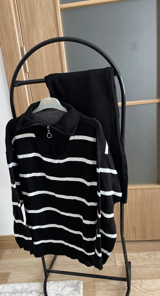 Siyah Beyaz Çizgili Yün Kadın Kazak takım - Görsel 2