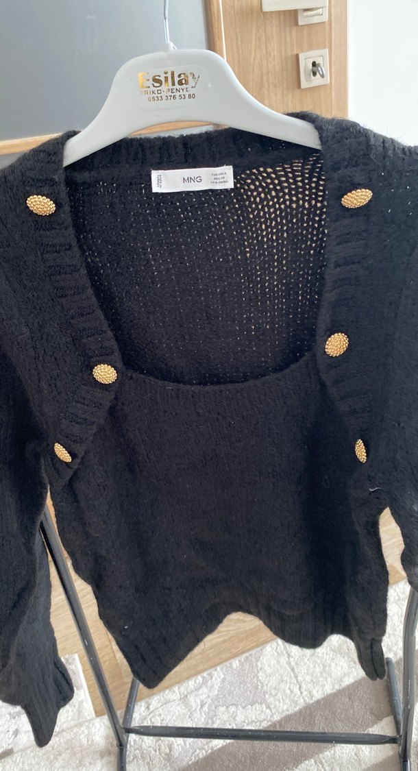 Düğmeli Siyah Yün Kadın Kazak - Görsel 2