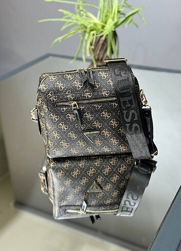 Guess GUESS CAPRAZ ÇANTA