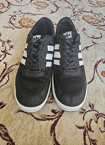 Temiz Adidas ayakkabı