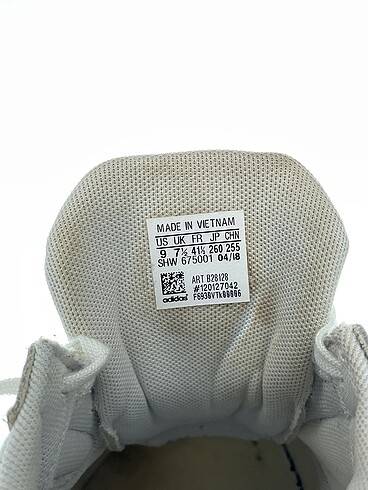 41 Beden beyaz Renk Adidas Spor Ayakkabı %70 İndirimli.
