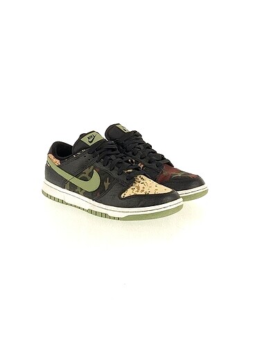 Nike Nike Spor Ayakkabı %70 İndirimli.