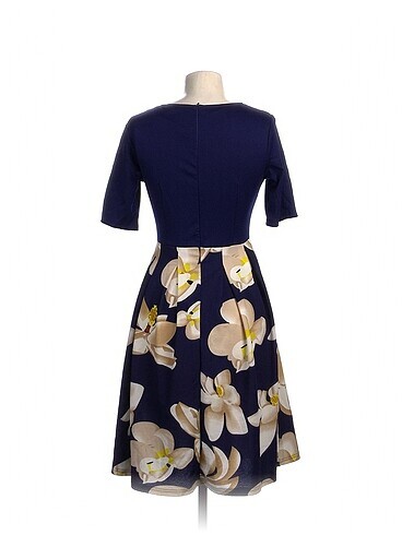 m Beden PreLoved Uzun Elbise %70 İndirimli.