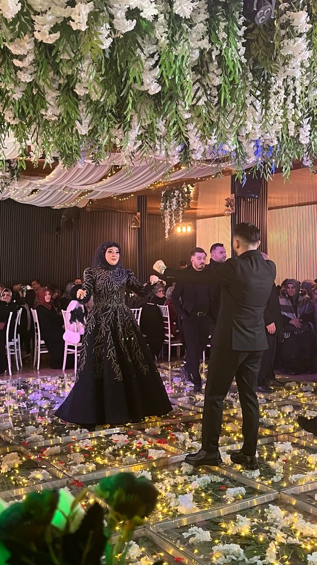 Uzun lacivert Payetli Nişan Elbisesi - Görsel 4