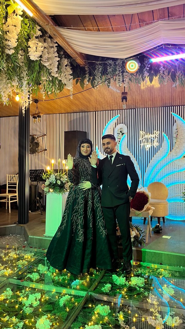 Uzun lacivert Payetli Nişan Elbisesi - Görsel 3