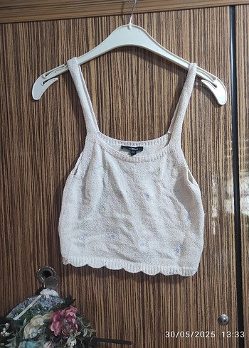 Nakışlı Bej Triko Crop Top