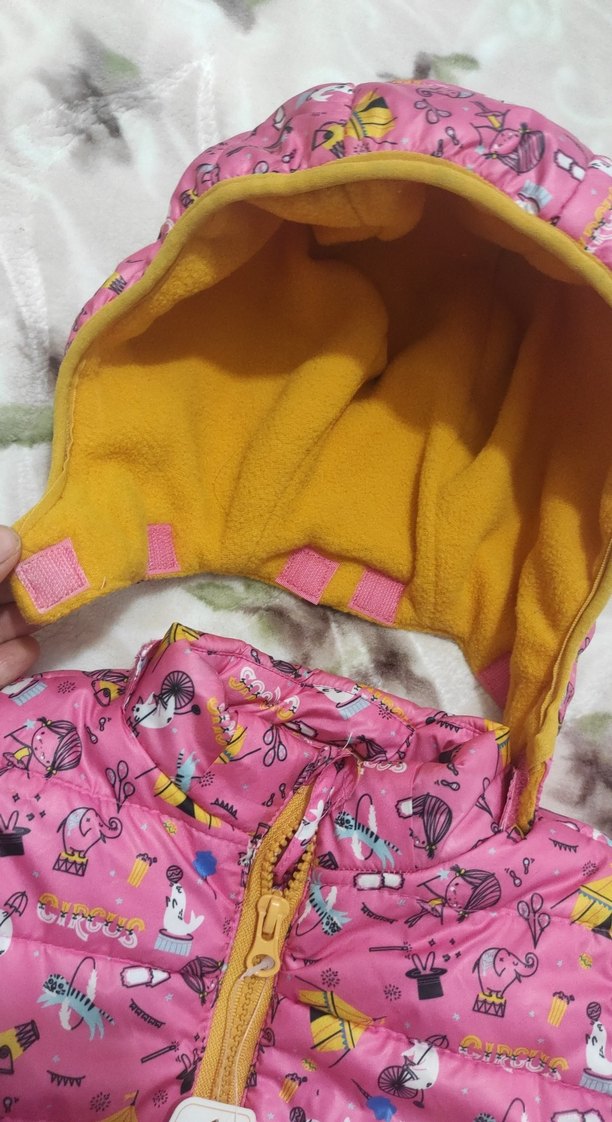 Renkli Baskılı Kız Çocuk Kapüşonlu Mont - Görsel 4