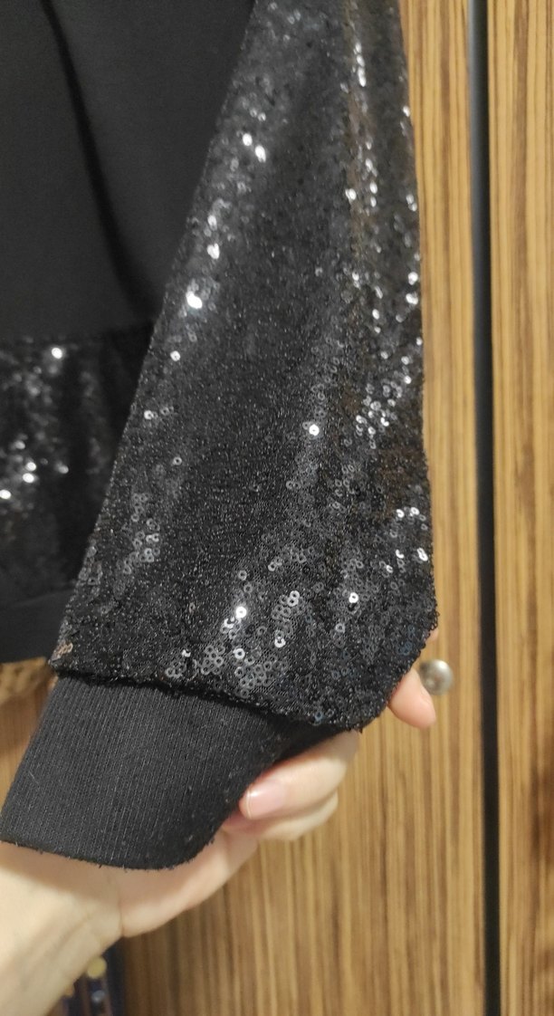 Siyah Parlak Detaylı Kapüşonlu Sweatshirt - Görsel 2