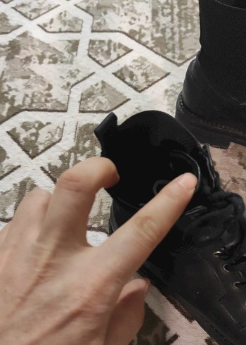 Siyah Deri Punk Tarzı Kadın Botları - Görsel 3