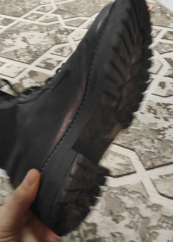 Siyah Deri Punk Tarzı Kadın Botları - Görsel 4