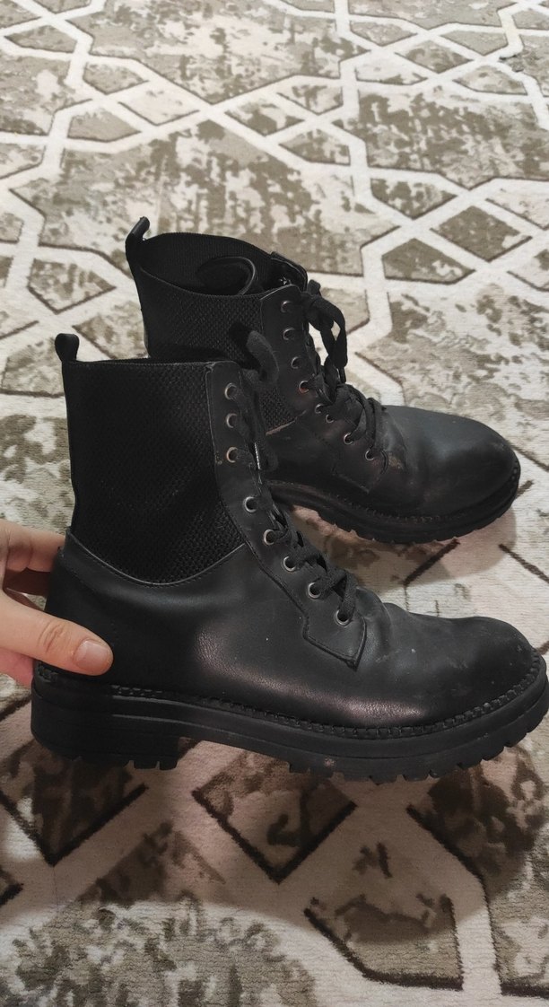 Siyah Deri Punk Tarzı Kadın Botları - Görsel 5